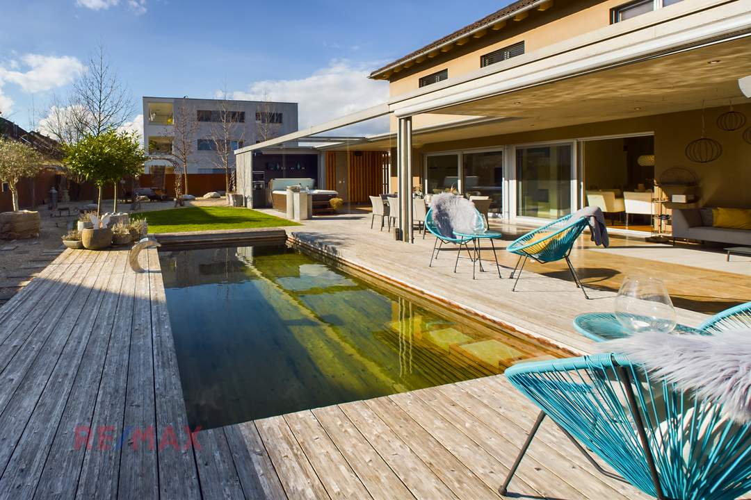 Wo Luxus zum Lebensgefühl wird - Exklusives Haus mit Naturpool