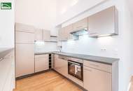 Sonnige Dachgeschosswohnung mit Blick &amp; Stil – Nähe Mariahilfer Straße