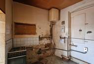 POTENTIAL/Sanierungsbedürftige Altbauwohnung beim Bahnhof Meidling + direkte U6 Nähe!!