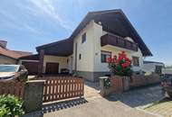 LIEBEVOLLER BUNGALOW MIT GEPFLEGTEM GARTEN IN TRAUMHAFTER RUHELAGE MIT HERRLICHEM GRÜN- UND AUSBLICK IN UNMITTELBARER FELDRANDLAGE