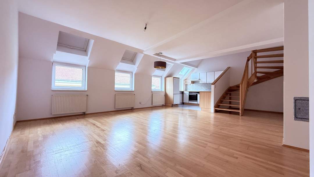 Nach Umbau 3-Zimmer möglich!!! DG-Maisonette in unmittelbarer U3- und S-Bahn-Nähe!!!