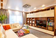 Vollrenovierte Dreizimmer-Wohnung mit großem Kellerraum