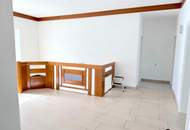 Vermietete Wohnung und Büroräumlichkeiten inkl. Garagen + Swimmingpool