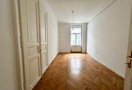 UNBEFRISTETES MIETVERHÄLTNIS 3 ½ Zimmer-Altbauwohnung im Herzen der Stadt!