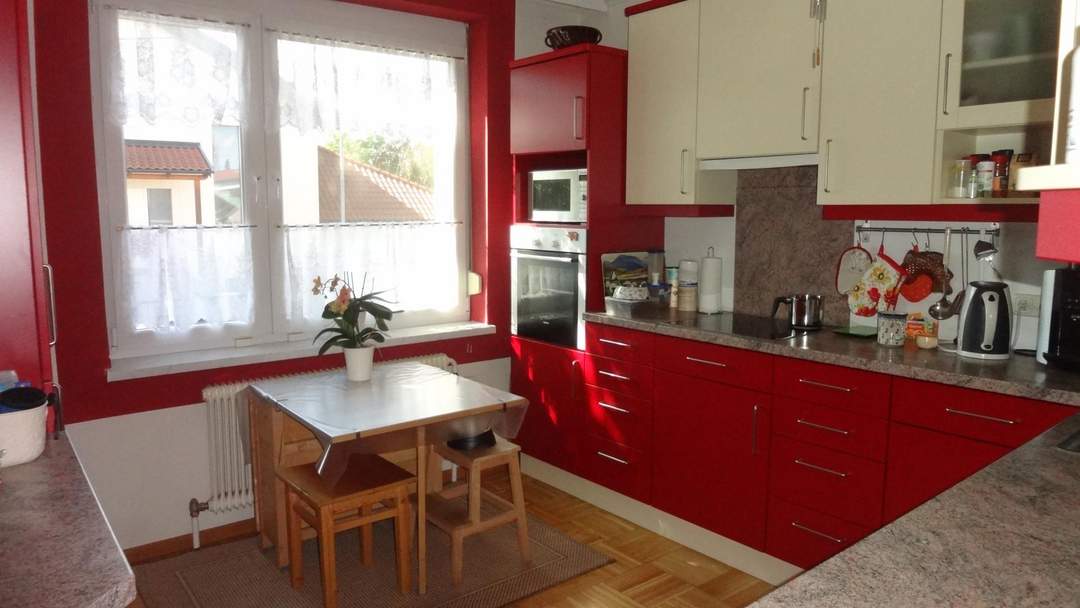 Einfamilienhaus mit vielen Zimmern in ruhiger Lage !