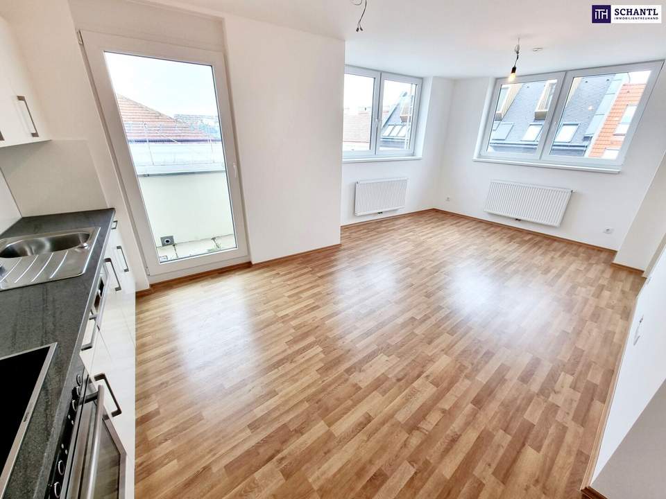 Preisgesenkt! TOP Wohnung im Dachgeschoss mit Terrassen! U-Bahn Nähe + Beste Infrastruktur + Traumhaftes Altbauhaus + Mitten im Geschehen! Jetzt zugreifen!