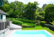 Repräsentative Villa mit Pool und Wellnessbereich in sonniger Waldrandruhelage