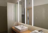 Unbefristete und zentral begehbare Altbauwohnung mit Balkon und Bulthaup-Küche