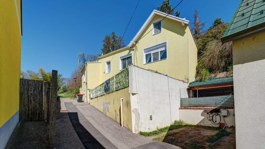 Charmantes Einfamilienhaus mit Dachterrasse & Blick auf die Weinreben in ruhiger Lage von Stillfried