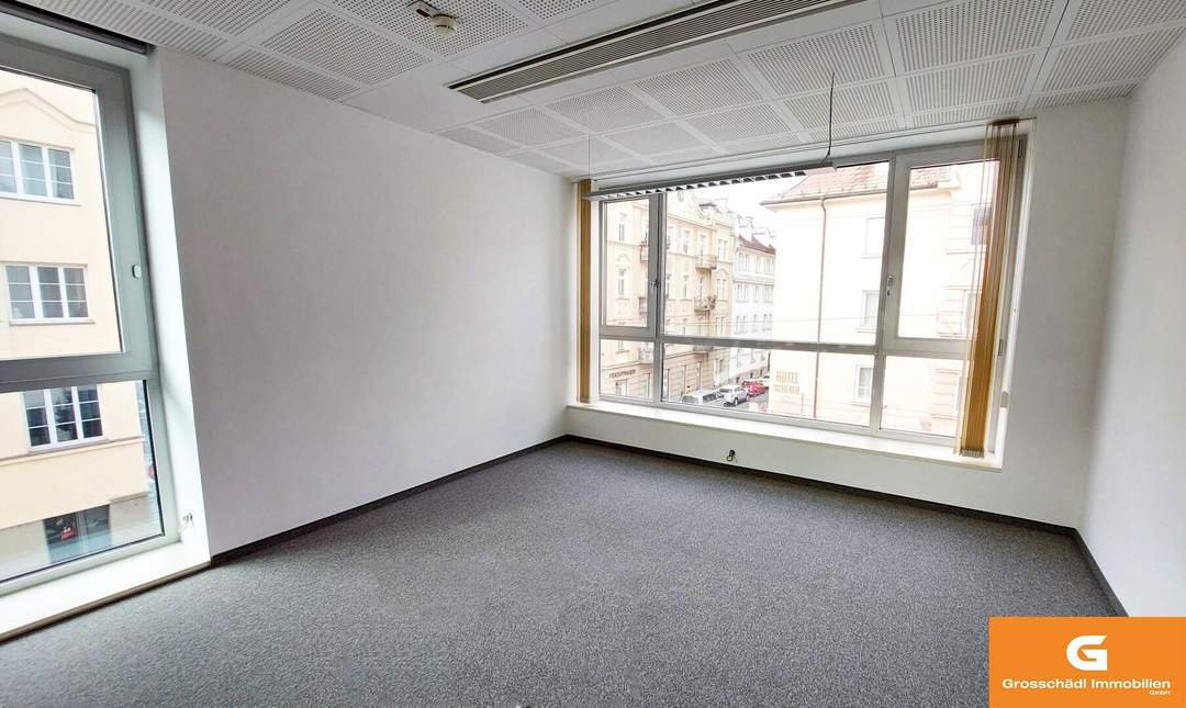 Erstbezug nach Renovierung: Top ausgestattetes Büro in Zentrallage mieten