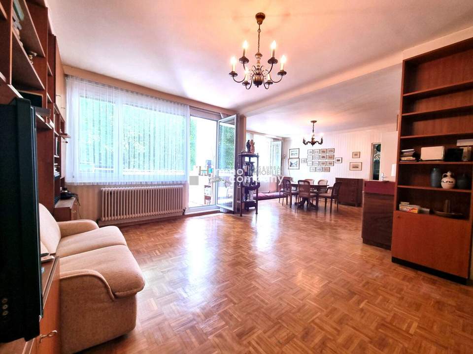 TOP-LAGE NAHE ROTER BERG!! Ruhig gelegene, lichtdurchflutete FAMILIENWOHNUNG – Auch trennbar!
