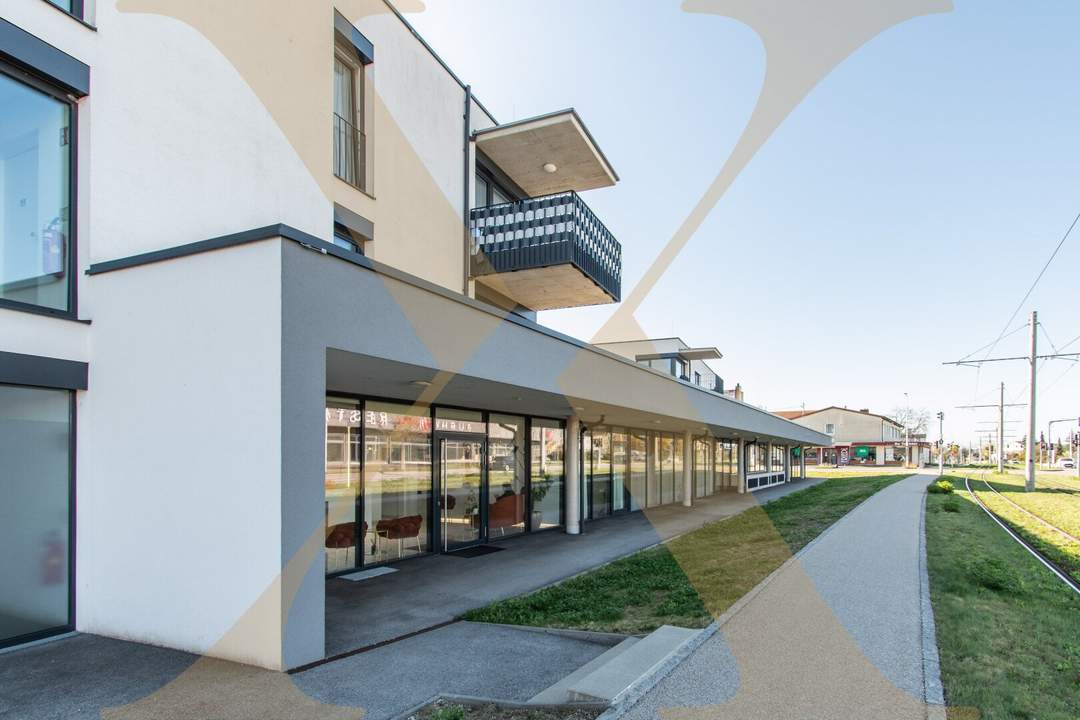 Neuwertige Geschäftsfläche in frequentierter Lage mit Parkmöglichkeiten nahe der Trauner Kreuzung zu vermieten!