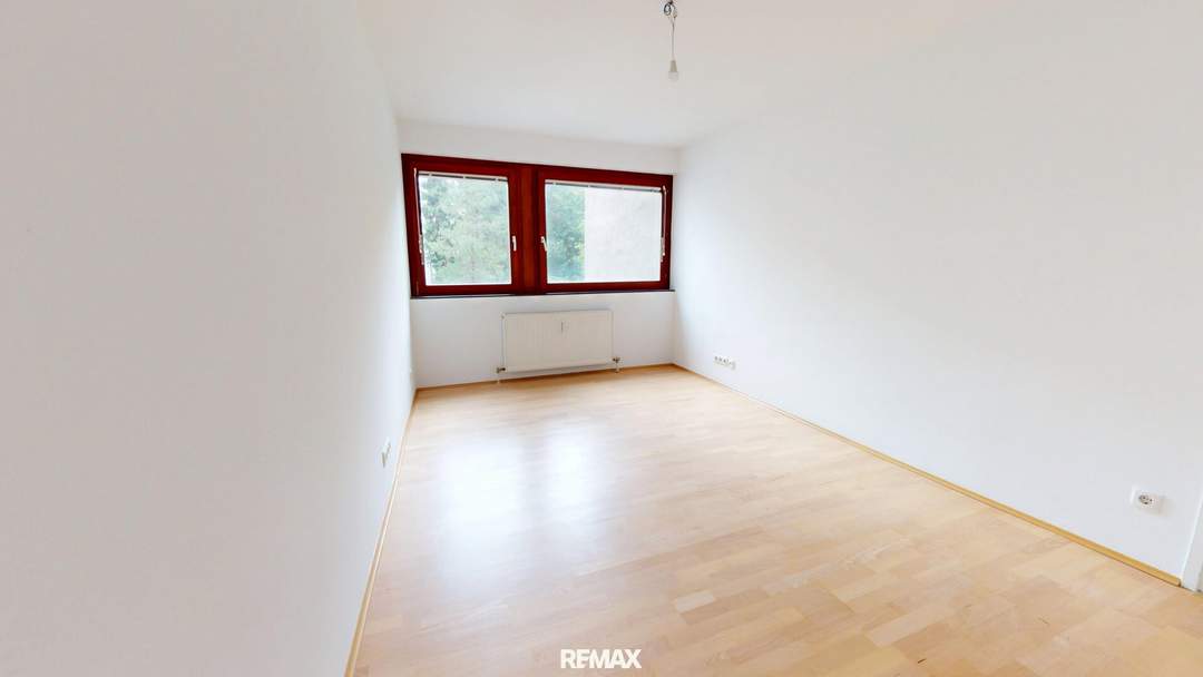 Zentral begehbare 2-Zimmer-Wohnung im begehrten 8. Bezirk nahe U6 und Bennoplatz!