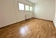 HOLBEINGASSE, unbefristete 98 m2 Altbau, 4 Zimmer, Komplettküche, Wannenbad, Parketten, 4. Liftstock, WG-geeignet