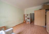 **Hannovermarkt** Renovation-Required 3-Room Period Apartment – With Approved Balcony Option – Airbnb Suitable