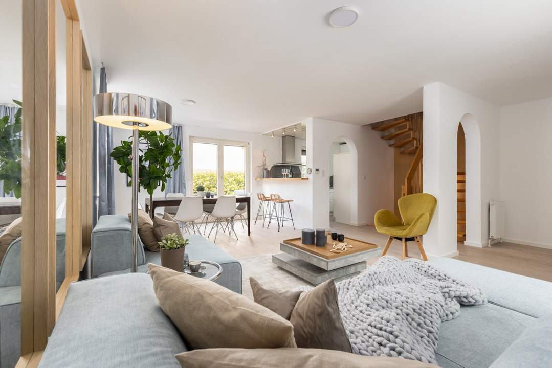 AM MÜHLWASSER - TRAUMHAFTE VOLLUNTERKELLERTE DOPPELHAUSHÄLFTE MIT VIELEN EXTRAS