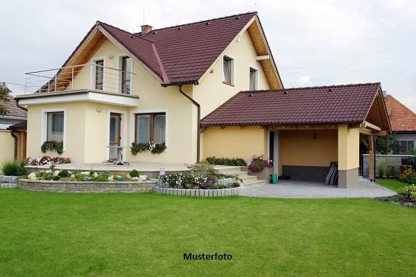 +++ Charmantes Einfamilienhaus mit Pool, Garage, Doppelcarport und großzügigen Nebenflächen +++