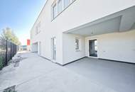 Produktionsfläche mit Büro | ebenerdige Einfahrt durch zwei Sektionaltore | Parkplätze &amp; Luftwärmepumpe