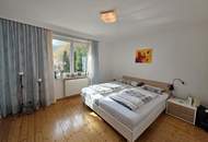 Mehr als ein Zuhause: Ein Refugium für Mensch und Tier - Zweifamilienhaus mit Doppelgarage und Stallgebäude