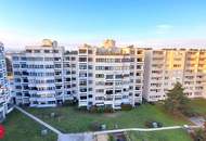 Geräumige 3 Zimmer Wohnung mit Loggia und herrlichem Ausblick zum aufpolieren