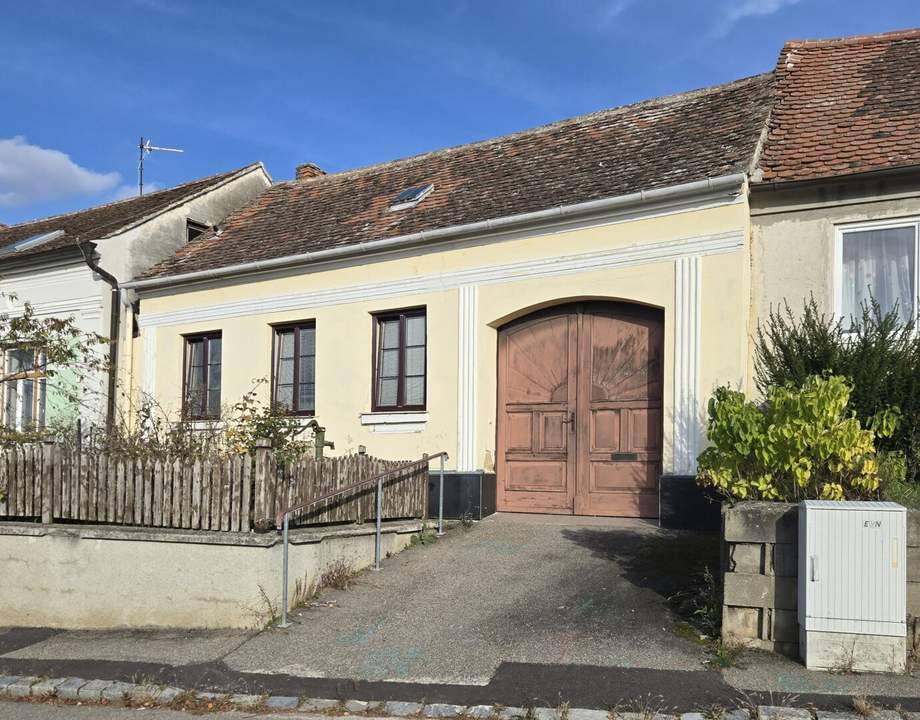 Gemütliches Haus mit großem Potenzial - Sanierungsbedürftiges Landhaus in Platt