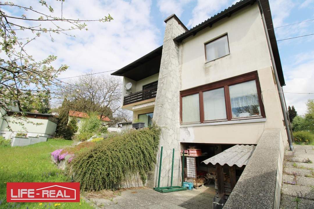 Haus mit Charakter: Fernsicht, Großzügigkeit und 2.000 m² Grundstück mit Erweiterungspotenzial