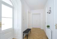 Ideal für Expats! Voll möbliertes Designer-Apartment in denkmalgeschütztem Gebäude im Herzen der Altstadt!