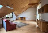 ***OPEN HOUSE, Freitag, 14. November 2025 von 13 - 16 Uhr***Großzügiges Ein- oder Zweifamilienhaus in attraktiver und zentraler Lage