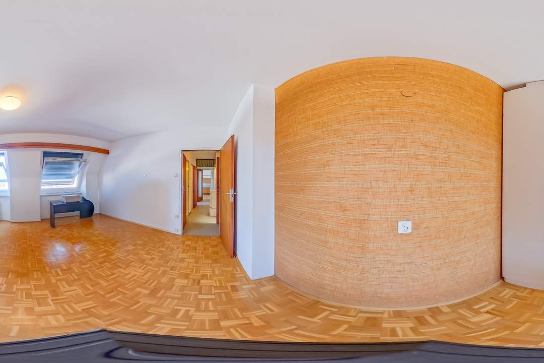 KAUFANBOT ANGENOMMEN - Perfektes erstes Heim: 2 / 3 Zimmer Wohnung im DG zum Selbstgestalten