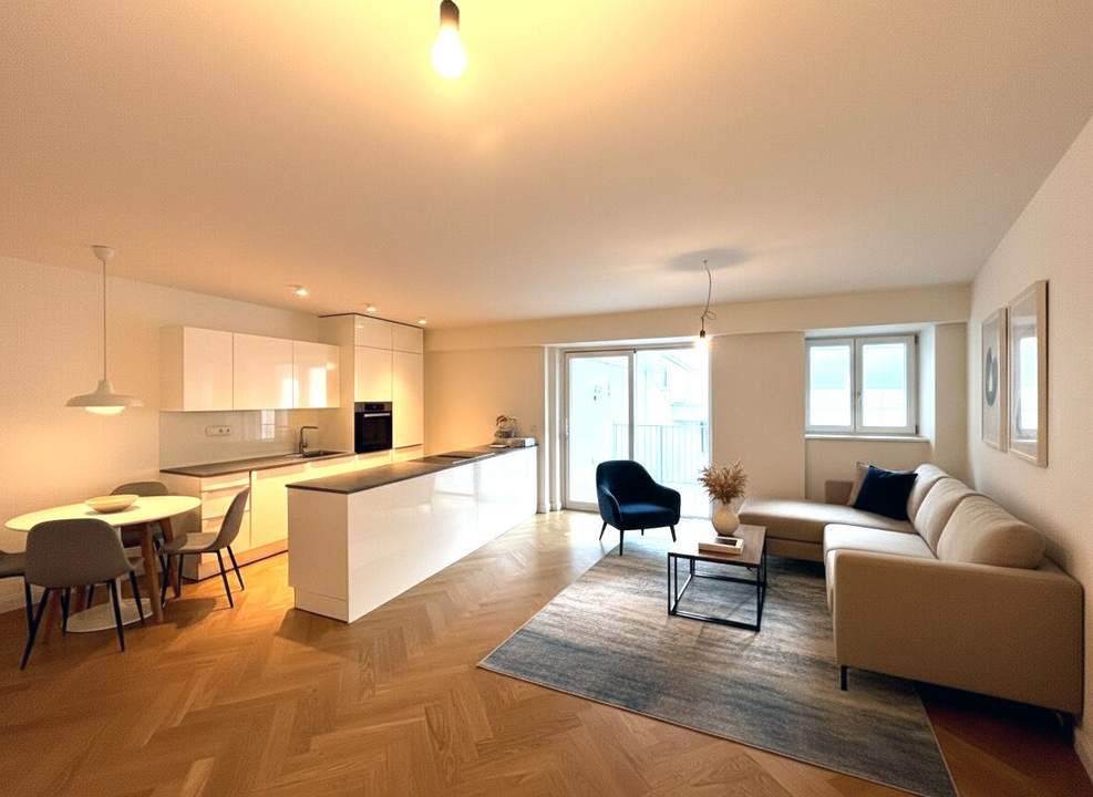 Nähe Urania! Perfekt aufgeteilte 4-Zimmer DG-Wohnung mit Balkon, 1030!