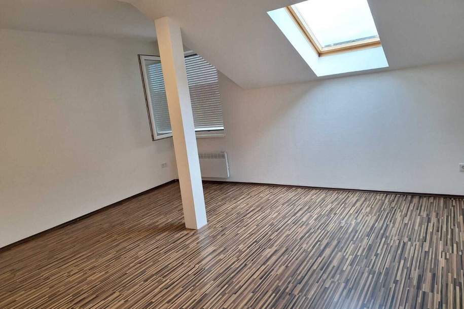 7092 Winden/See nette 60m² teilmöblierte Dachgeschoß Wohnung in ruhiger Ortslage.!, Wohnung-miete, 625,00,€, 7092 Neusiedl am See