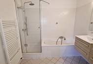 TERRASSENHIT, DACHGESCHOSS, 138 m2 Maisonette mit 45 m2 Terrasse, 3 Zimmer, Wohnküche, Wannenbad, Rembrandtstraße