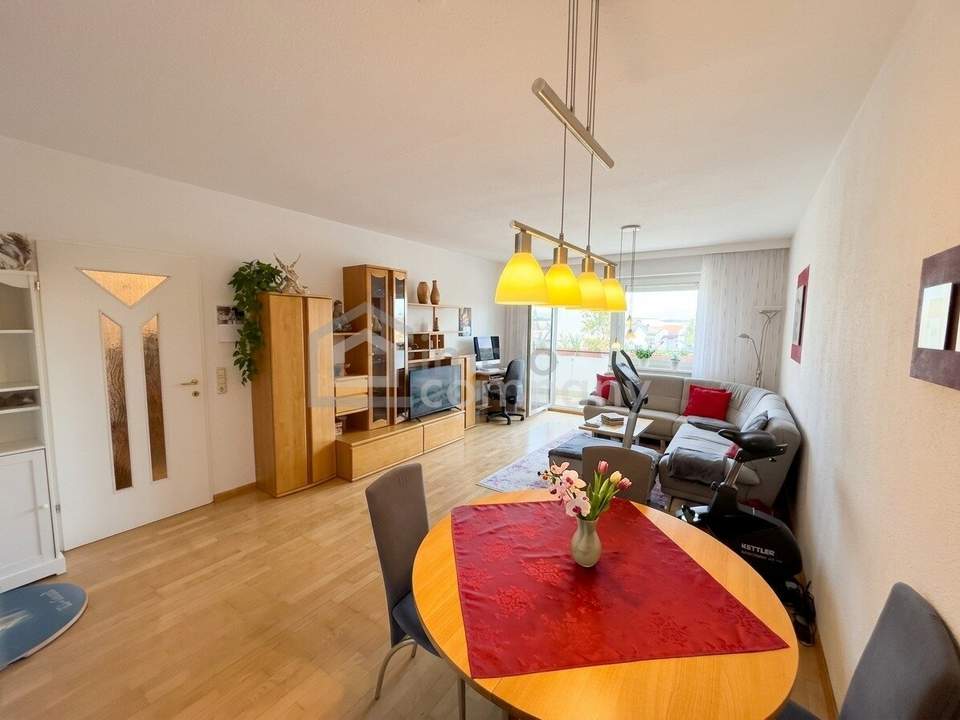 Geräumige Wohnung mit Tiefgaragenstellplatz & unverbautem Balkonblick