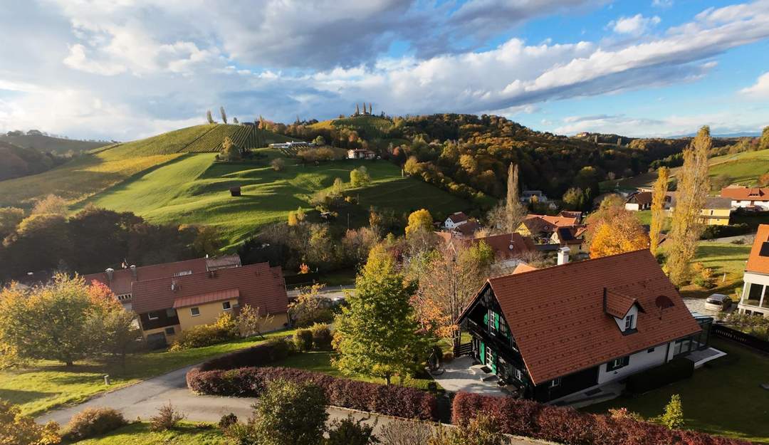Stilvolles Wohnhaus mit Wellnessbereich, Weinkeller und Fernblick in Ratsch an der Weinstraße
