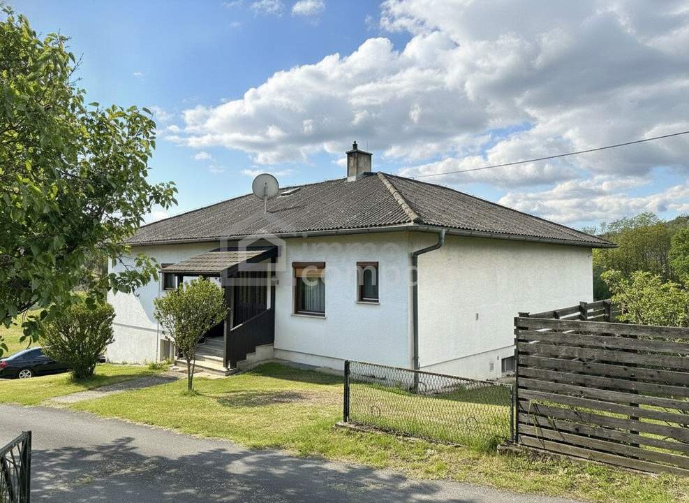 Schöner Bungalow mit guter Verkehrsanbindung nahe Heiligenkreuz