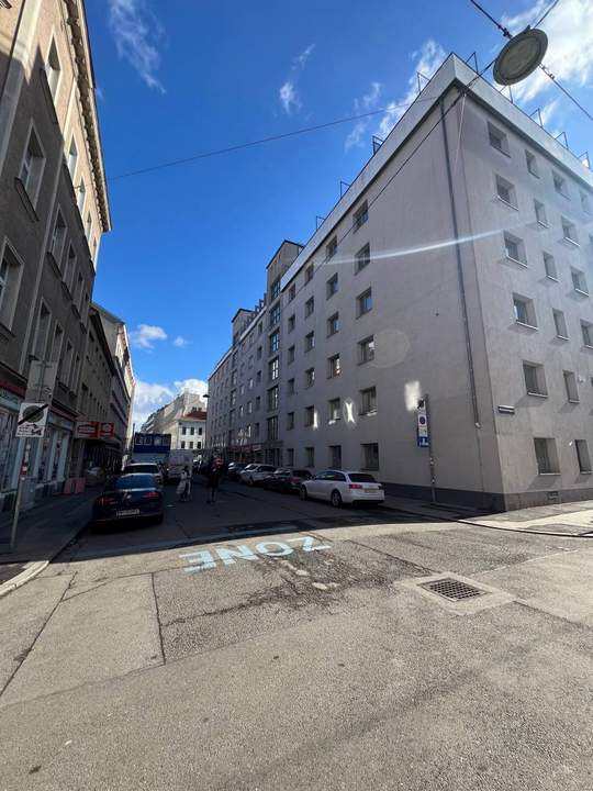 Ruhige ZWEI Zimmer Wohnung im 4. Liftstock