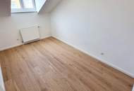 Frühlingsaktion! Entzückende Wohnung im Dachgeschoss in Best- und Ruhelage! Erstbezug nach Sanierung + Klimaanlage + Rundum saniertes Traumhaus! Jetzt zugreifen!