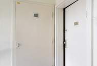 NÄHE DONAUKANAL &amp; ROCHUSMARKT | Sanierungsbedürftige 2-Zimmer-Wohnung mit Innenhof-Loggia | Separate Küche | 5. Liftstock
