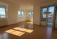 Helle 2-Zimmer-Wohnung mit Balkon im Zentrum