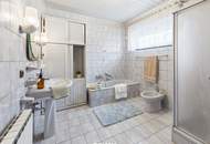Sehr großer Bungalow mit 2 Terrassen, Keller, Dachausbaureserve, Garage mit 2 Stellplätzen