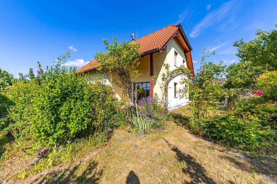 SOFORT VERFÜGBAR! NEUWERTIGES MIETHAUS MIT GARTEN UND DOPPELGARAGE IN BAHNHOFSNÄHE!, Haus-miete, 1.750,00,€, 2051 Hollabrunn