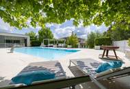 Villa voll unterkellert mit Poolhaus in absoluter Ruhelage