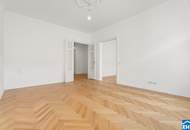 Eleganter Altbau mit modernem Penthouse-Dachausbau