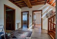 Die Lipizzaner als Nachbarn – 222 m² Wohnfläche auf 1.531 m² Grund