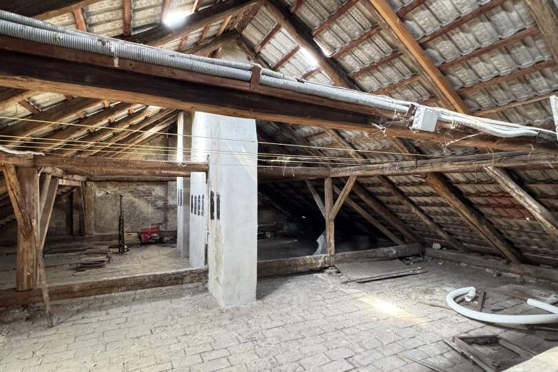 Dachgeschoss - Rohdachboden mit Ausbaupotenzial in absoluter Ruhelage, Wohnung-kauf, 293.000,€, 1170 Wien 17., Hernals