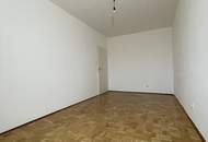 Sanierte Familienwohnung vereint höchsten Wohnkomfort mit einer entspannten Grünlage und herrlichem Ausblick! Freuen Sie sich auf ein durchdachtes, flexibles Raumkonzept – perfekt für modernes Wohnen. Jetzt dank KI-Visualisierung realitätsnah erleben!