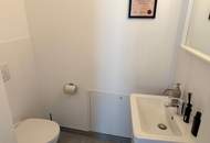 Lichtdurchflutete Dachgeschosswohnung mit Loggia - wohnen über den Dächern der Linzer Hauptstraße!