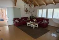 Exklusiver barrierefreier Bungalow mit uneinsehbarem Garten, Pool, Wellness & Photovoltaik