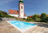 115,42 m² Design-Altbau mit Gewölben & Eigengarten-Terrasse sowie Poolnutzung – elegante Wohnküche, XL-Regendusche