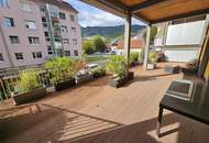 Familienhit! Traumhafte 4 - Zimmer Wohnung mit 63 m² südseitiger Terrasse und Carport